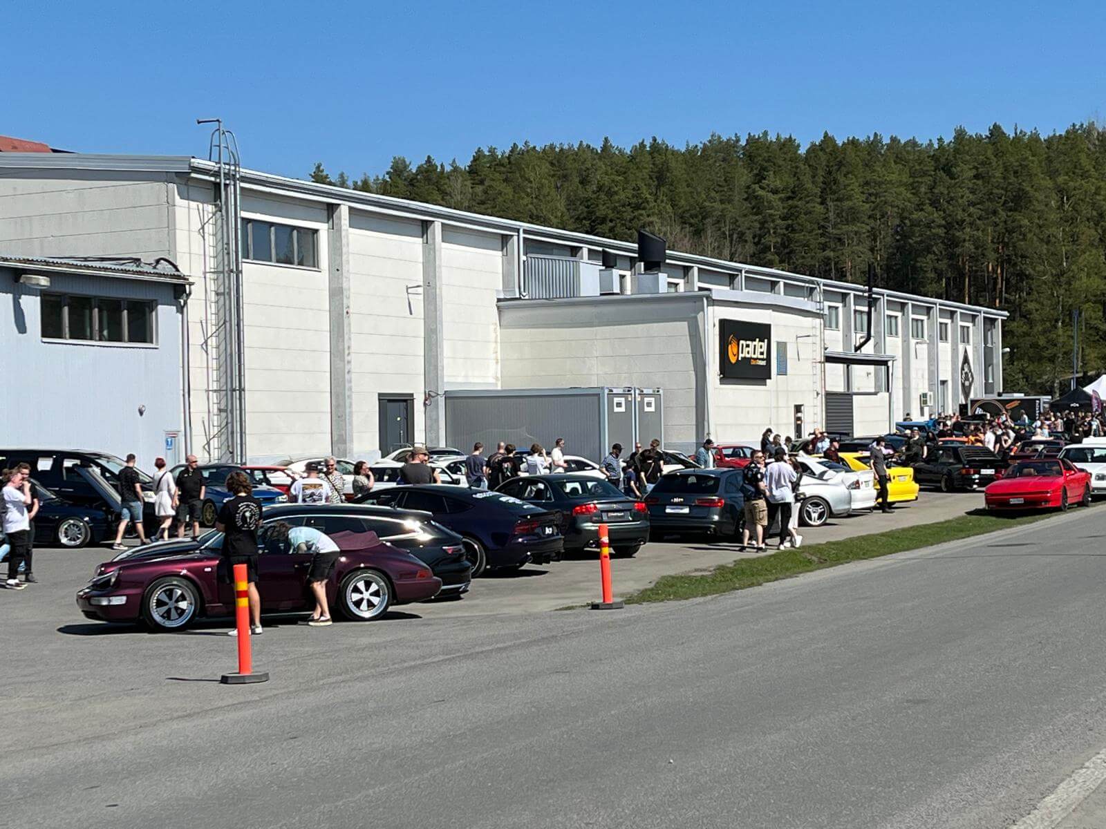 Autotapahtuma Bellanrrannassa