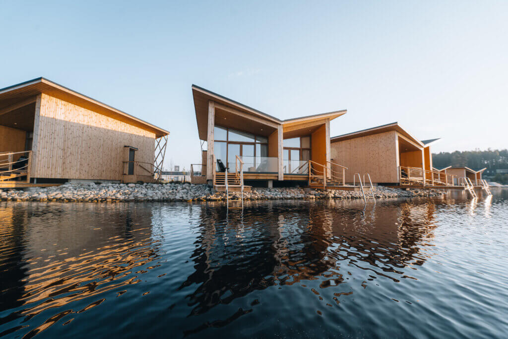 Bella Lake Resort järvisviitti Kuopiossa järveltä päin kuvattuna